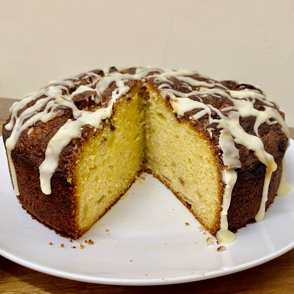 Cinnamon Apple & Yoghurt Cake